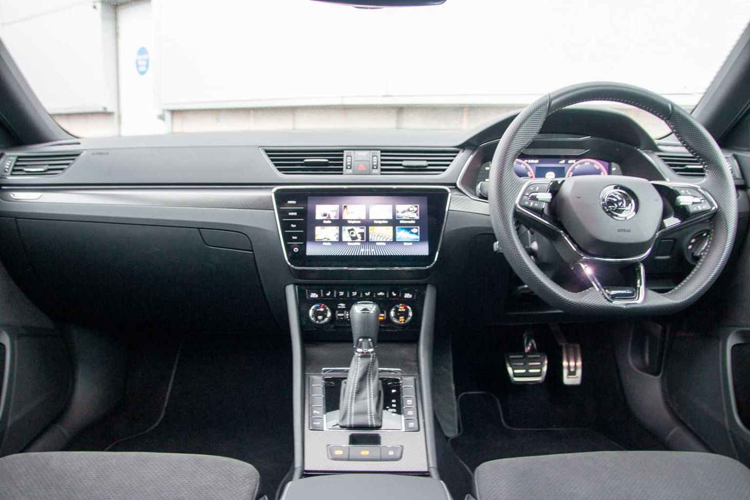 SKODA Superb 2.0 TSI (190ps) SportLine Plus DSG Hatch